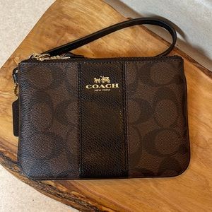 Coach wristlet wallet